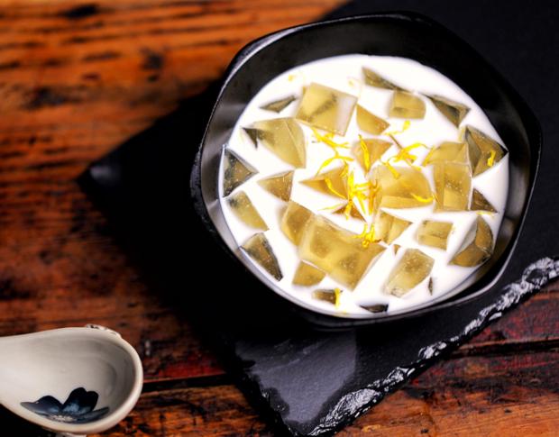 清热去火口感Q弹-清热解暑的罗汉果菊花雪梨奶冻，比奶茶好喝百倍