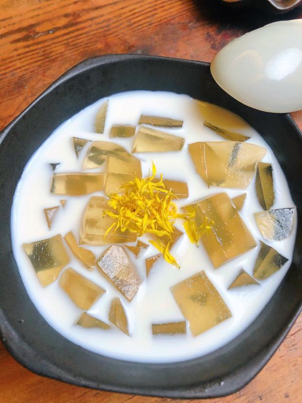 清热去火口感Q弹-清热解暑的罗汉果菊花雪梨奶冻，比奶茶好喝百倍