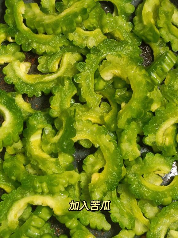 夏日去火喝什么,肉沫苦瓜清热去火