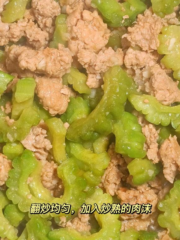 夏日去火喝什么,肉沫苦瓜清热去火