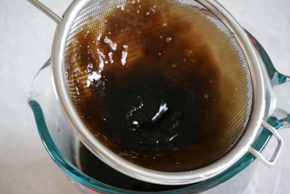 夏天到了,去火又美味的龟苓膏怎么做