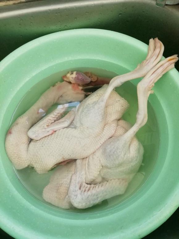清热润肺鸭汤-清热润肺煲什么汤？鸭汤怎么炖好喝又营养