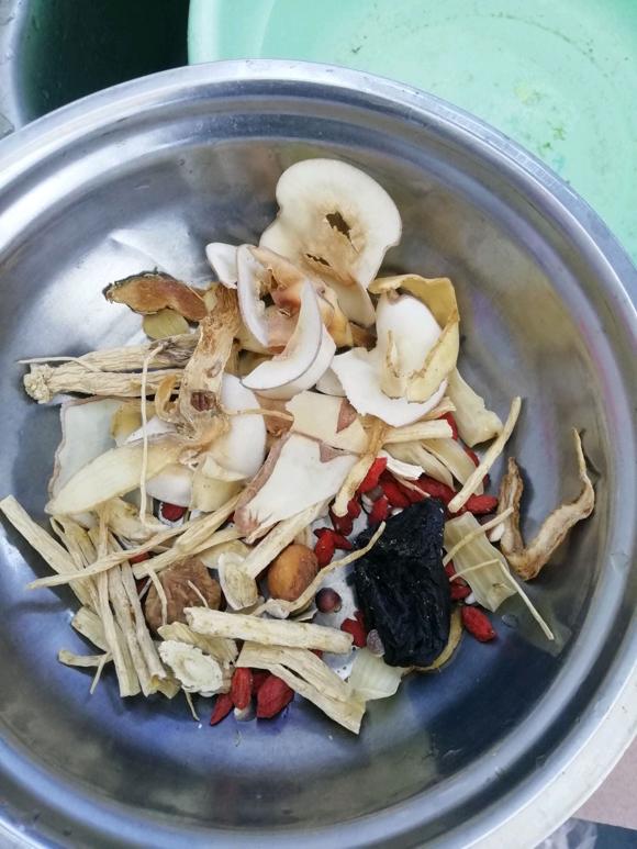 清热润肺鸭汤-清热润肺煲什么汤？鸭汤怎么炖好喝又营养