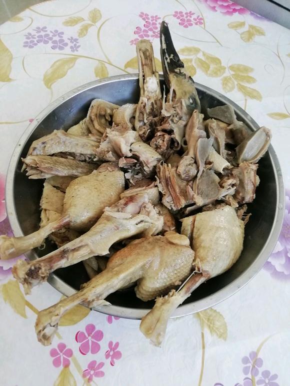 清热润肺鸭汤-清热润肺煲什么汤？鸭汤怎么炖好喝又营养