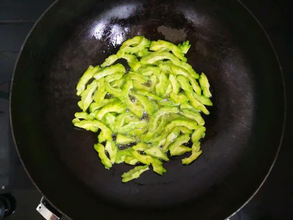 去火有营养的食物-苦瓜炒蛋,苦瓜炒蛋怎么炒好吃又不苦 去火有营养的食物-苦瓜炒蛋,苦瓜炒蛋怎么炒好吃又不苦