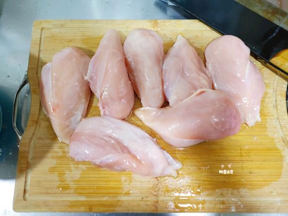 减脂减肥低脂低卡主食代餐：香煎鸡胸肉