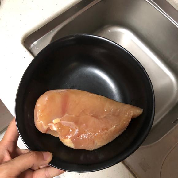 凉拌鸡丝的家常做法（减脂餐）