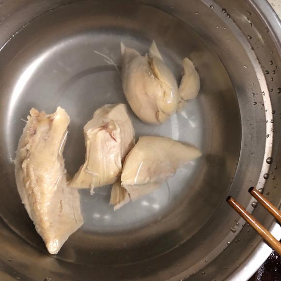 凉拌鸡丝的家常做法（减脂餐）