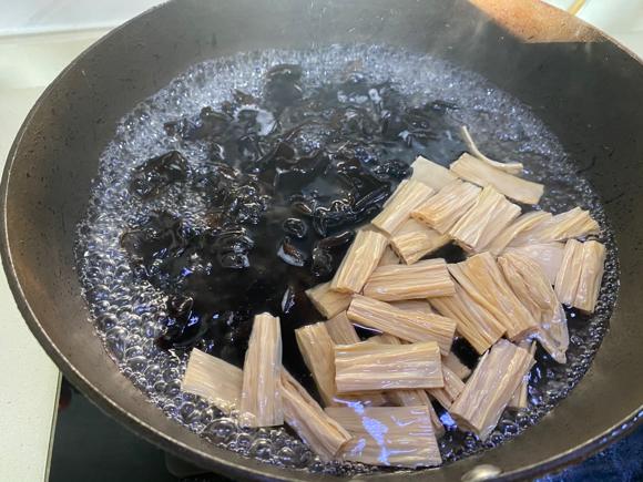 低脂减肥减脂餐：凉拌木耳腐竹