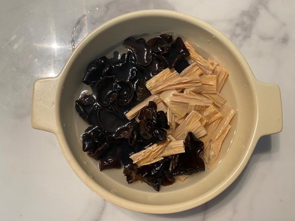 低脂减肥减脂餐：凉拌木耳腐竹