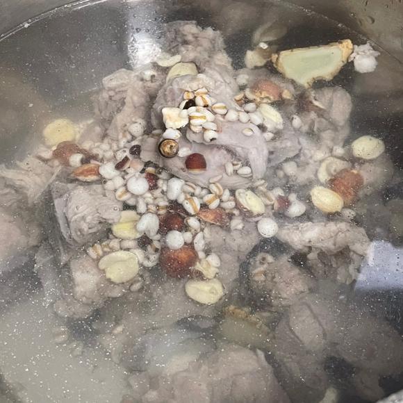 薏米山药汤的简单做法-健脾祛湿的食疗方法，巨清甜好喝！