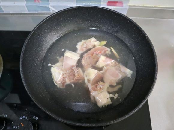 虫草菇炖鸡❗️提高免疫力-健脾养胃的食物-虫草菇炖鸡汤的做法