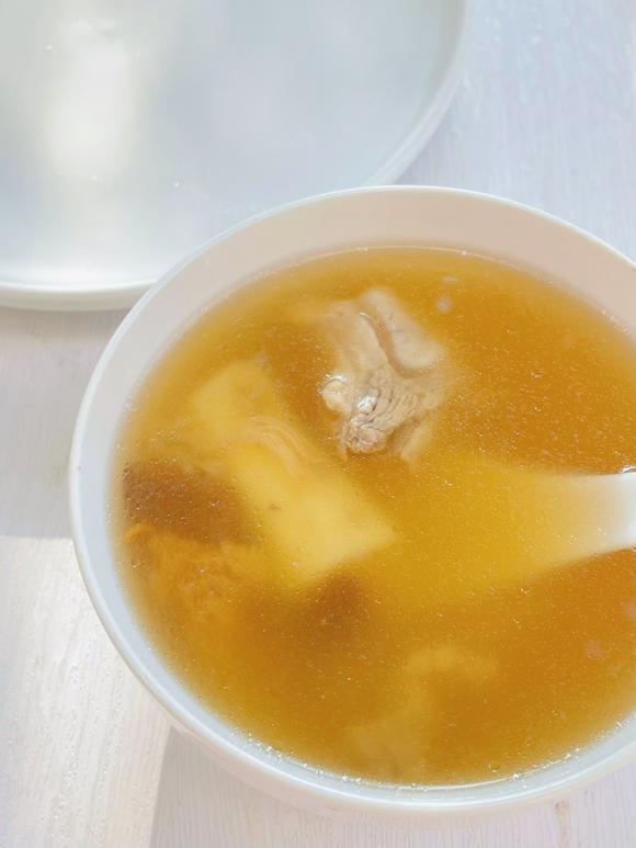 养胃健脾食谱-猴头菇山药排骨汤的做法