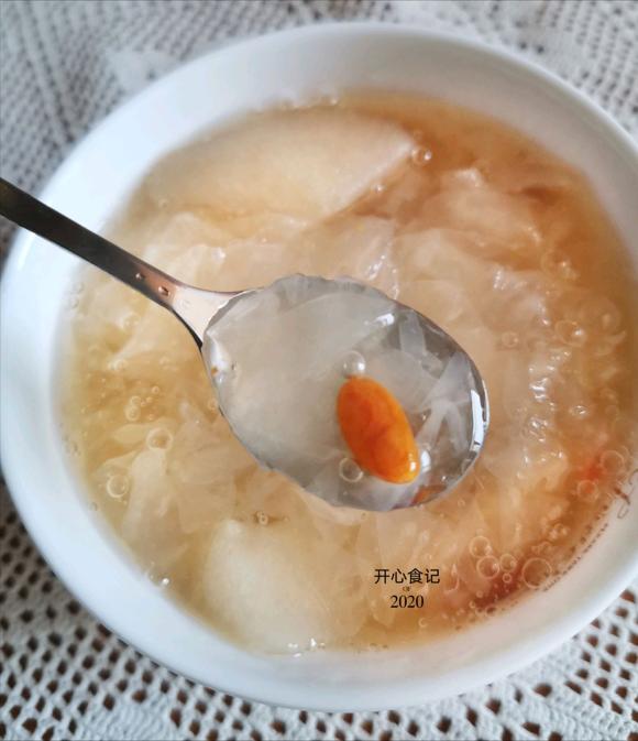 新冠后如何养肺:一步一步教你如何在家制作冰糖雪梨银耳羹 新冠后如何养肺:一步一步教你如何在家制作冰糖雪梨银耳羹