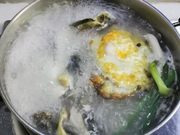 豆腐鲫鱼汤的功效和作用 豆腐鲫鱼汤的功效和作用