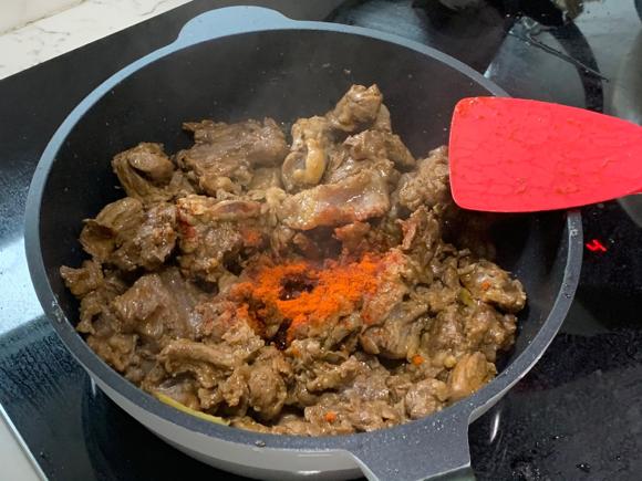 新冠后如何提高免疫力食谱推荐:~胡萝卜炖碎牛肉 新冠后如何提高免疫力食谱推荐:~胡萝卜炖碎牛肉