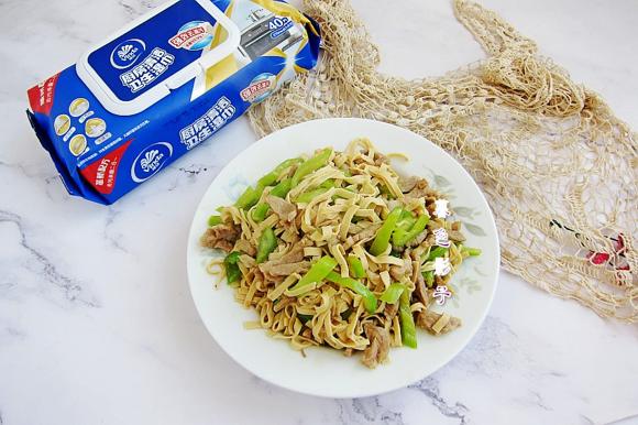 提高免疫力:干豆腐猪肉炒小辣椒 提高免疫力:干豆腐猪肉炒小辣椒
