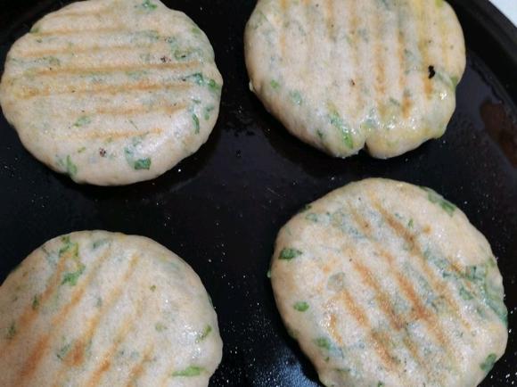低脂低卡路里减肥餐:青花椒椒盐全麦蔬菜饼 低脂低卡路里减肥餐:青花椒椒盐全麦蔬菜饼
