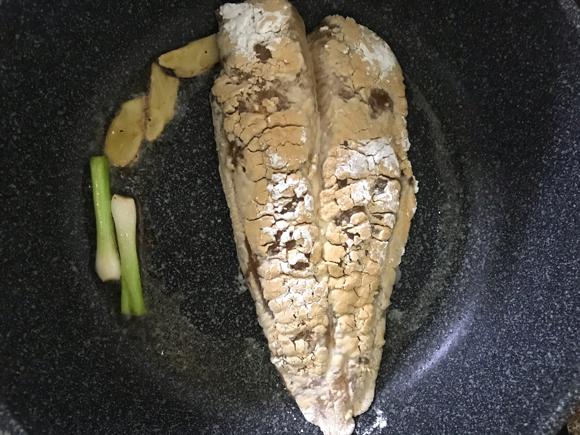 减肥低脂减脂餐:黑胡椒香煎巴沙鱼柳 减肥低脂减脂餐:黑胡椒香煎巴沙鱼柳