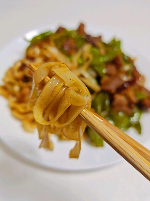减脂低卡低脂减肥代餐：青椒肉炒河粉