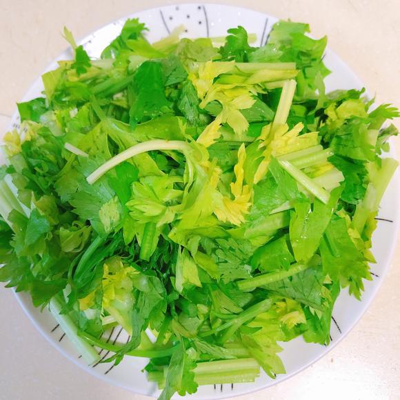 低卡低脂减脂减肥餐：香芹肉丝盖饭