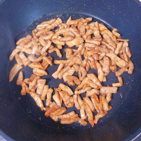 低卡低脂减脂减肥餐：香芹肉丝盖饭