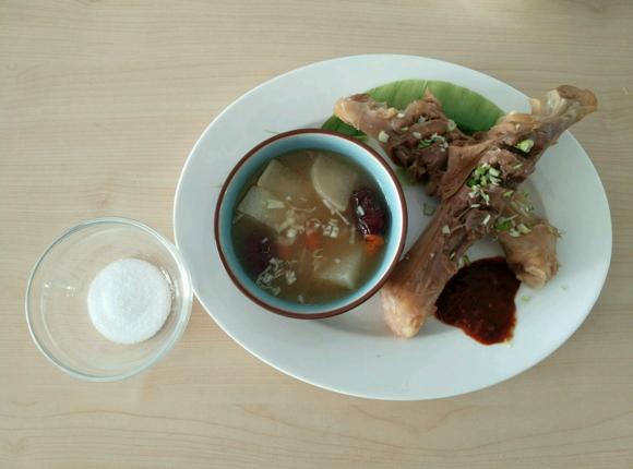 哺乳期食谱:羊腱滋补汤