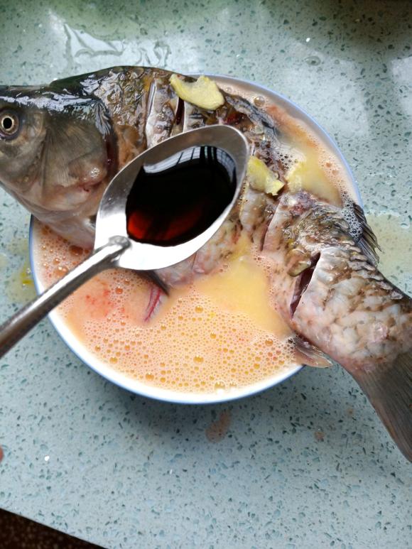 哺乳期食谱:鲫鱼蒸蛋 哺乳期食谱:鲫鱼蒸蛋