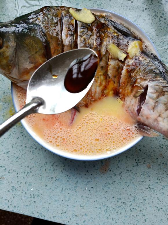 哺乳期食谱:鲫鱼蒸蛋 哺乳期食谱:鲫鱼蒸蛋