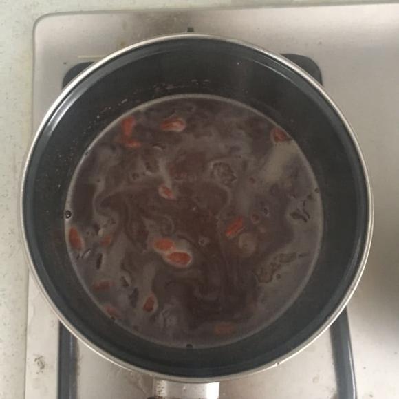 哺乳期食谱:滋补养生五红汤 哺乳期食谱:滋补养生五红汤