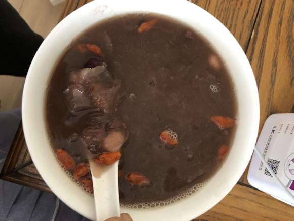 哺乳期食谱:滋补养生五红汤 哺乳期食谱:滋补养生五红汤
