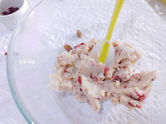 养生又养颜的玫瑰蜜汁山药泥【减肥食谱】