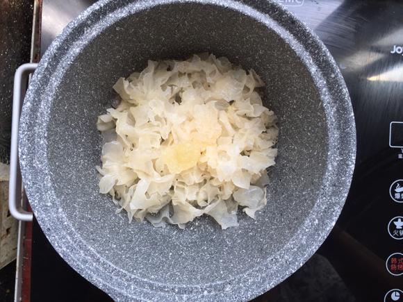 减肥食谱:熬夜必备的紫薯银耳汤，美容养颜瘦身佳品