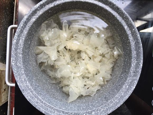 减肥食谱:熬夜必备的紫薯银耳汤，美容养颜瘦身佳品