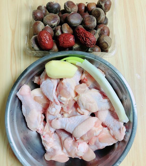 脾胃虚弱调理食谱:板栗鸡汤 脾胃虚弱调理食谱:板栗鸡汤