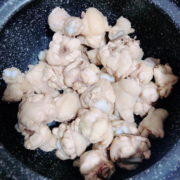 脾胃虚弱调理食谱:板栗鸡汤 脾胃虚弱调理食谱:板栗鸡汤