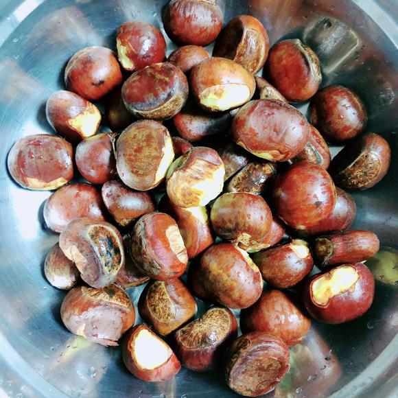 脾胃虚弱调理食谱:板栗鸡汤 脾胃虚弱调理食谱:板栗鸡汤