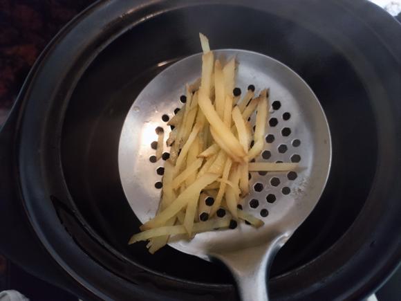 美容养颜:红糖牛奶炖花胶