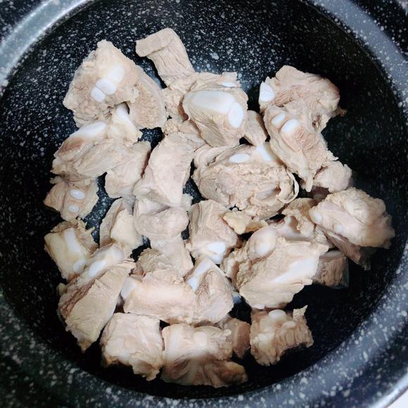 养颜美容补钙补充VC：番茄排骨浓汤