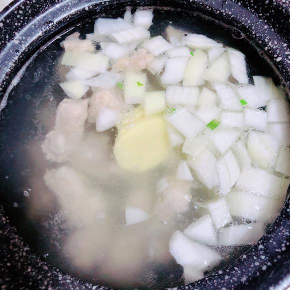 养颜美容补钙补充VC：番茄排骨浓汤
