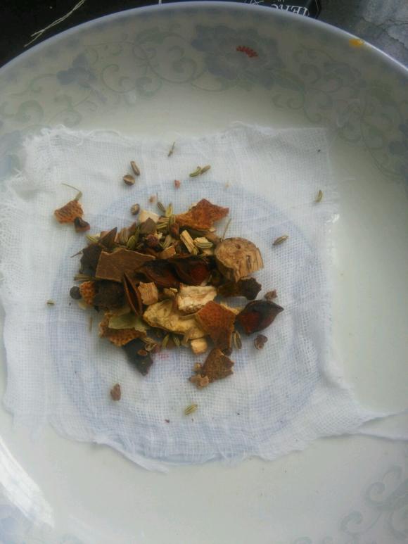 养颜美食——猪皮冻的做法 养颜美食——猪皮冻的做法