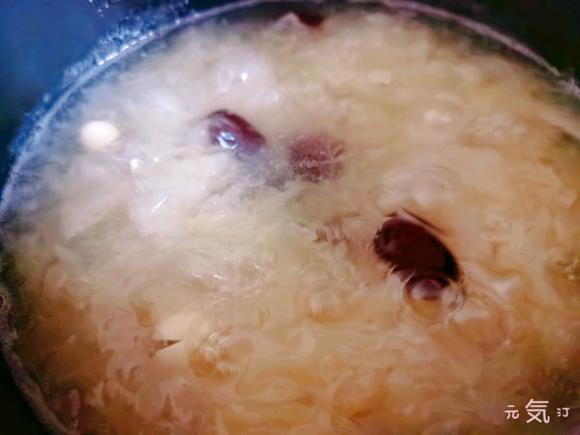 新冠后食补-益气养颜【红枣银耳莲子羹】