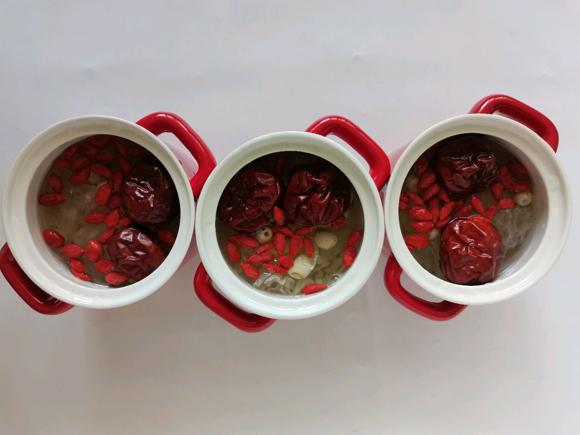 新冠后食补就喝红枣银耳莲子羹,增强免疫力 新冠后食补就喝红枣银耳莲子羹,增强免疫力