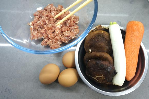 提高免疫力的猪肉香菇鸡蛋卷