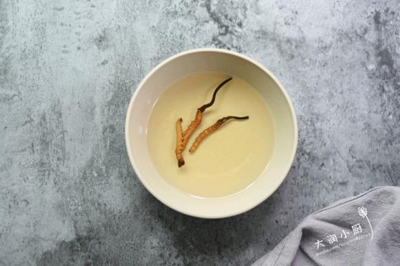 提高免疫力-冬虫草炖水鸭腿的做法