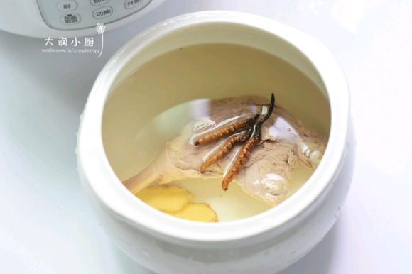 提高免疫力-冬虫草炖水鸭腿的做法