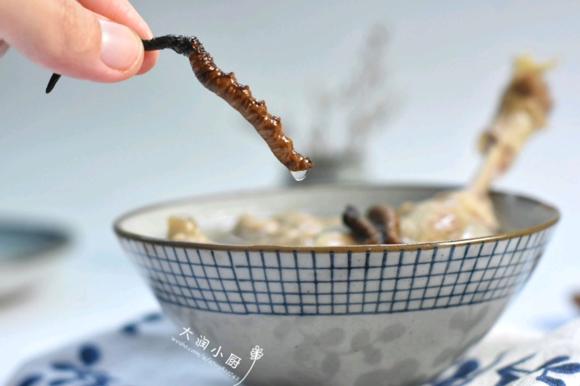 提高免疫力-冬虫草炖水鸭腿的做法