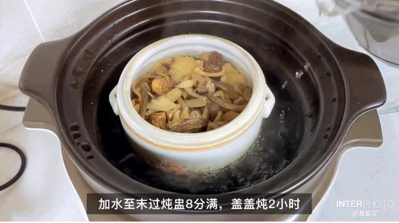 提高免疫力—猪腱杂菌汤的做法