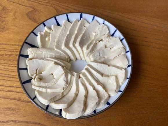 儿童提高免疫力-护眼补血：咸蛋黄鸡肝酱拌豆腐