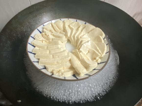 儿童提高免疫力-护眼补血：咸蛋黄鸡肝酱拌豆腐